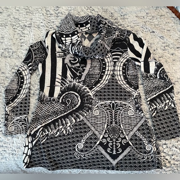 Red Coral cowl neck tunic, size M, black and white print - Picture 2 of 2